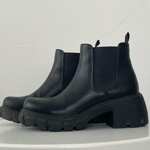 Chunky Chelsea Boots